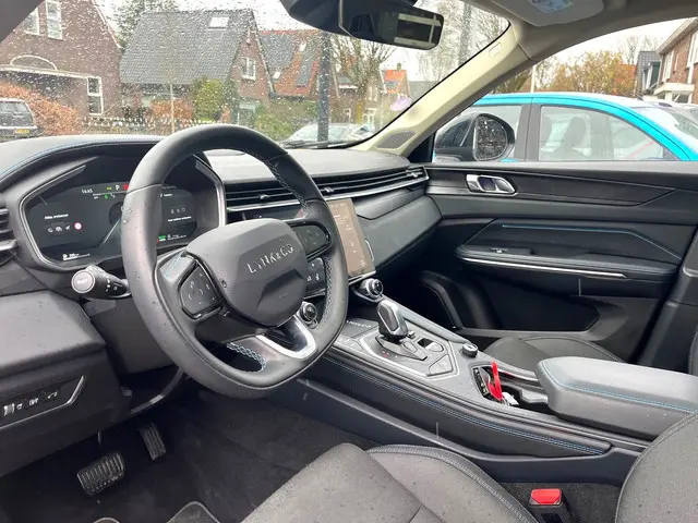 Lynk & Co 01 1.5 Panorama 2023 Hybride Benzine 8