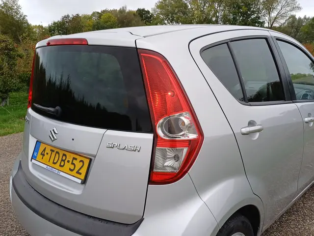 Suzuki Splash 1.2 Exclusive EASSS 2014 Benzine 18