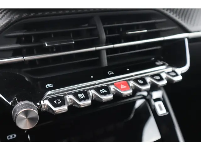 Peugeot 2008 1.2 HYBRID 136 GT 2024 Hybride Benzine 24