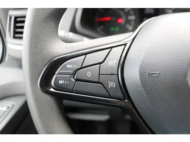 Renault Trafic 2.0 dCi 110pk L1 H1 Airco 2023 Diesel 23