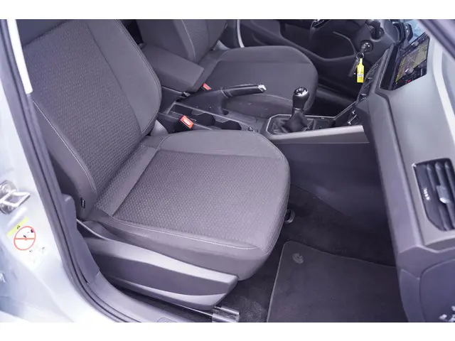 Volkswagen Polo 1.0 TSI Comfortline 2021 Benzine 29