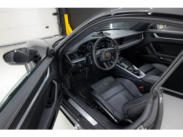 Porsche 911 992 3.0 Carrera 4S 2021 Benzine 2