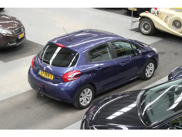 Peugeot 208 1.4 VTi Envy 2012 Benzine 26