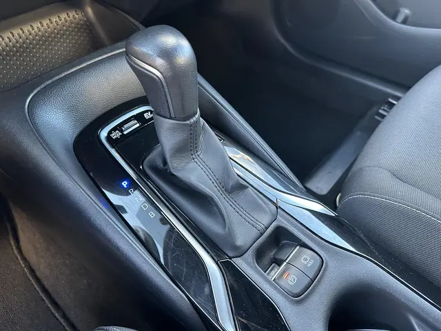 Toyota Corolla 1.8 Hybrid Active 2022 Hybride Benzine 18