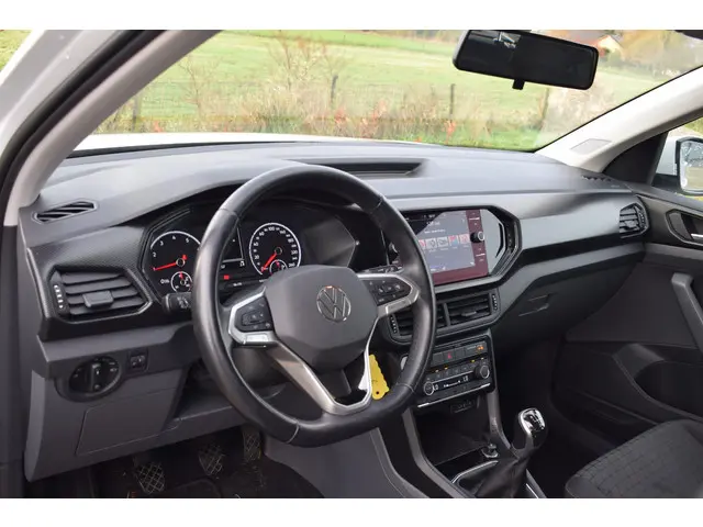 Volkswagen T-Cross 1.0 TSI Life 2021 Benzine 24