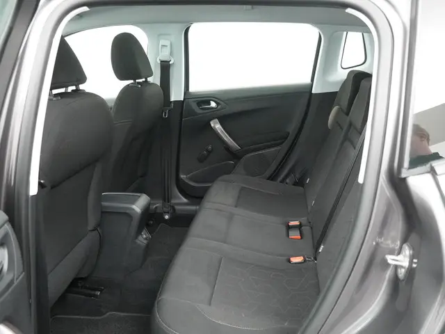 Peugeot 2008 1.2 PureTech Active 2016 Benzine 10