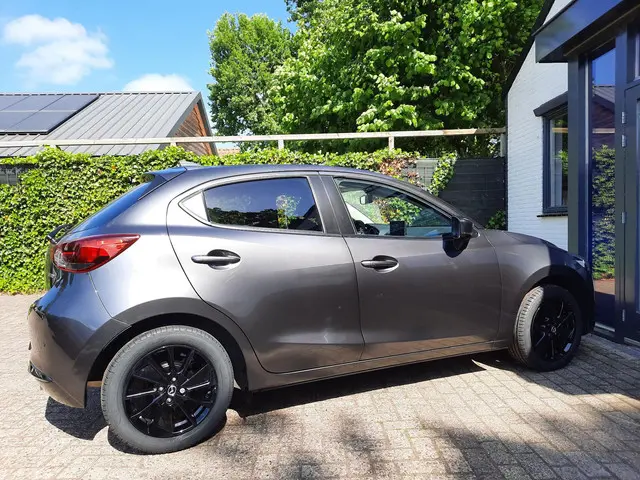 Mazda 2 1.5 e-SkyActiv-G 90 Exclusive-Line 2023 Benzine 4