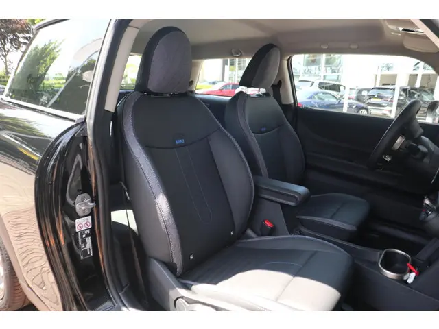MINI 3-Deurs Cooper C 2024 Benzine 8
