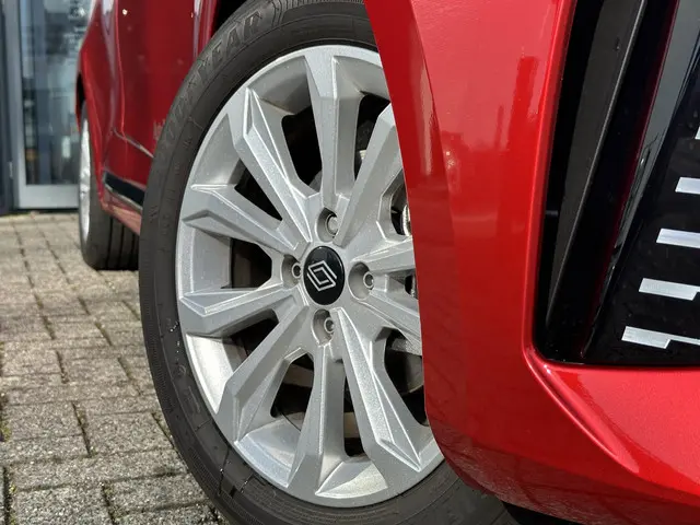 Renault Clio TCe 90 GPF Evolution 2025 Benzine 9