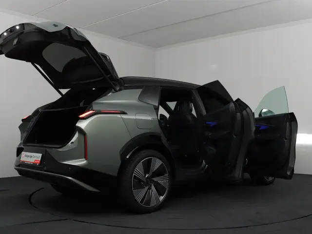 Lynk & Co 08 1.5 More 2025 Hybride Benzine 40