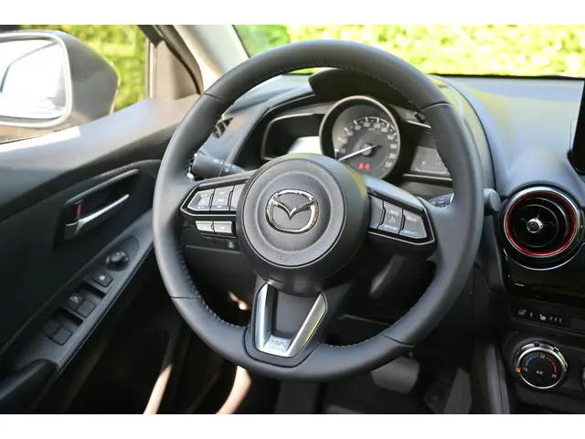 Mazda 2 SkyActiv-G 90 automaat Homura 2024 Benzine 7