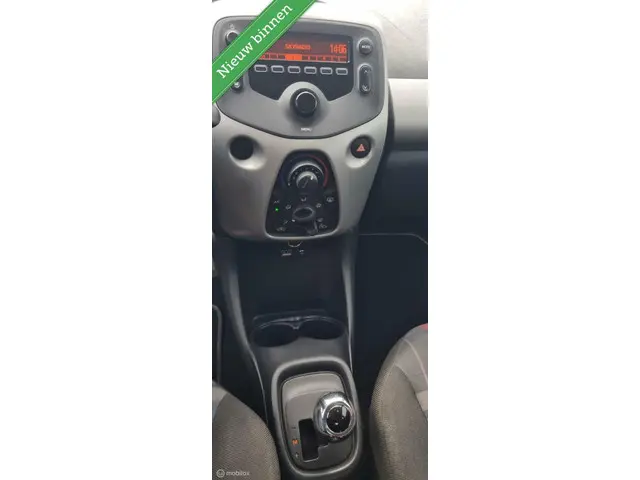 Peugeot 108 1.0 VTi Active AUTOMAAT/5DEURS 2014 Benzine 25