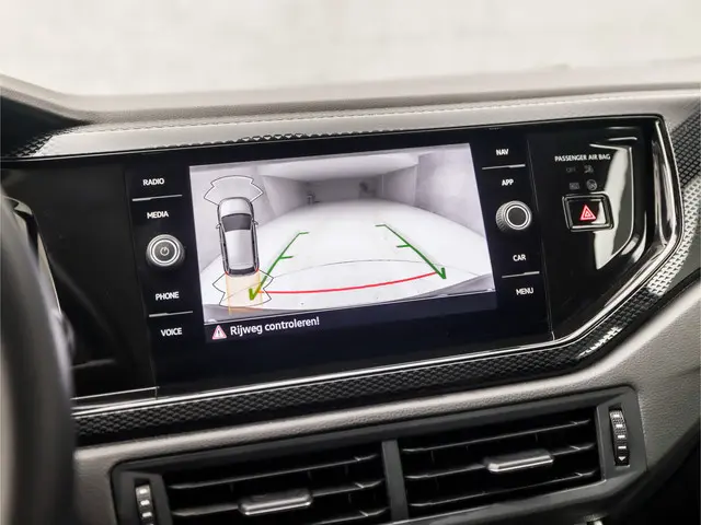 Volkswagen Polo 1.0 TSI Life Sport 2022 Benzine 16