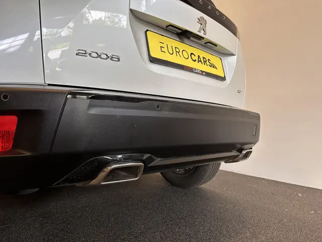 Peugeot 2008 1.2 PureTech 130 GT 2023 Benzine 12