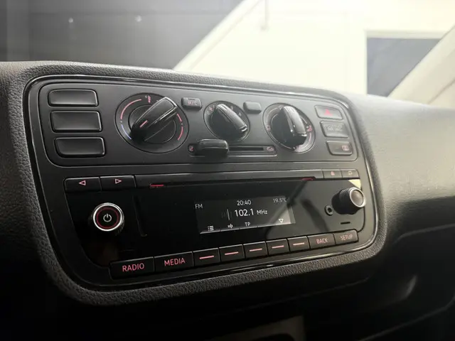 SEAT Mii 1.0 FR Connect 2017 Benzine 14