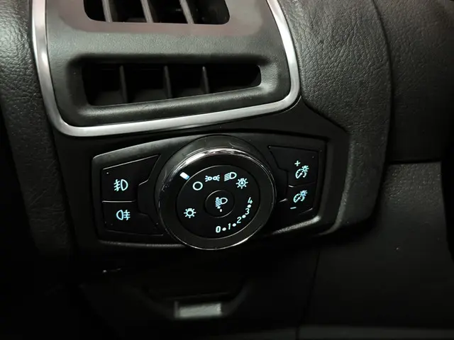 Ford Focus Wagon 1.6 TDCI Titanium 2015 Diesel 29