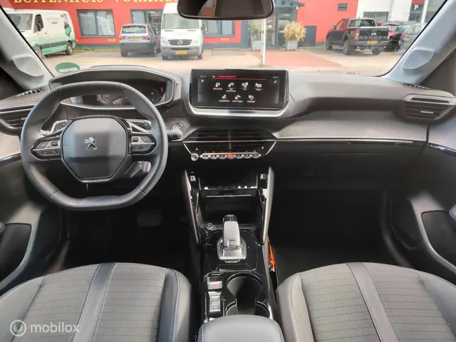 Peugeot 208 1.2 Automaat 130PK. Schade auto 2021 Benzine 11