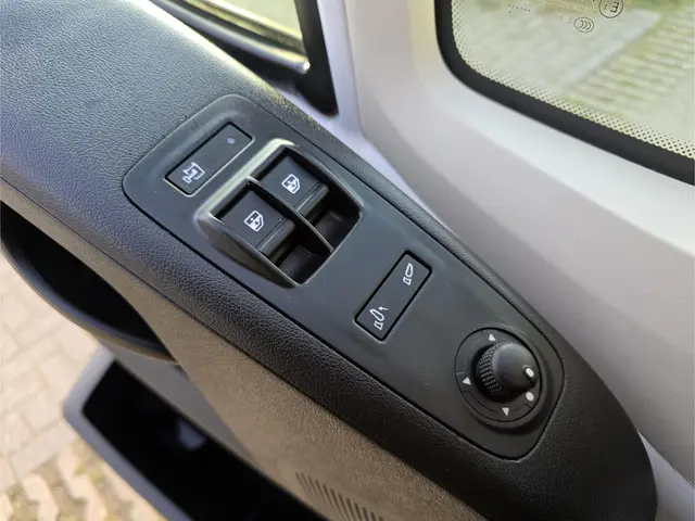 Opel Movano 2.2D 140 L2H2 Edition 2023 Diesel 20