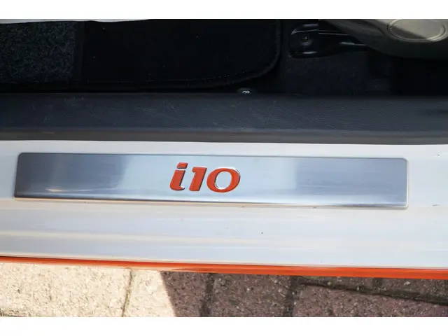 Hyundai i10 1.0i i-Motion Comfort NAVI APP'S 2014 Benzine 10