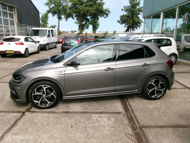 Volkswagen Polo 1.0 TSI Highline Business R 2020 Benzine 4