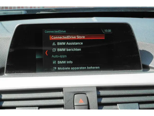 BMW 3 Serie 318i FACELIFT MODEL 2017 Benzine 21