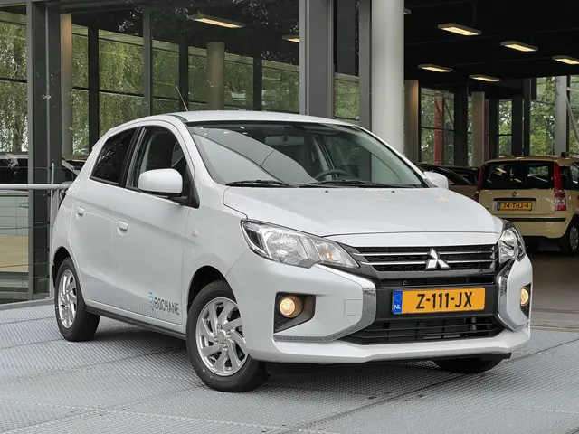 Mitsubishi Space Star 1.2 Dynamic 2024 Benzine 4