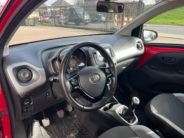 Toyota Aygo 1.0 VVT-i x , Airco, Led, Zuinig 2016 Benzine 13