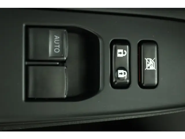 Toyota Yaris 1.5 Hybrid Lease 2015 Hybride Benzine 29