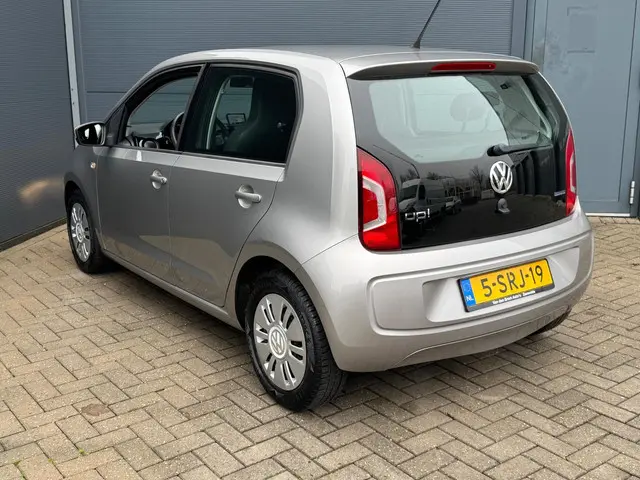 Volkswagen up! 1.0 move up! 5 Deurs / Navi / Nap 2014 Benzine 2
