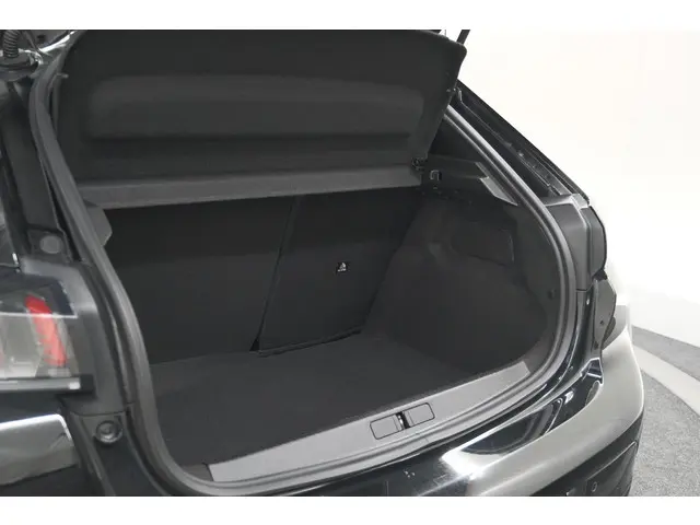Peugeot 208 PureTech 100 Allure Pack 2023 Benzine 59