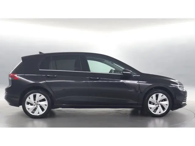 Volkswagen Golf 1.5 eTSI 150pk DSG Style 2021 Benzine 8