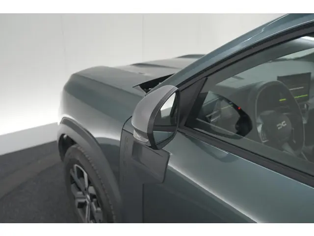 Dacia Duster Mild Hybrid 130 Expression 2025 Benzine 22