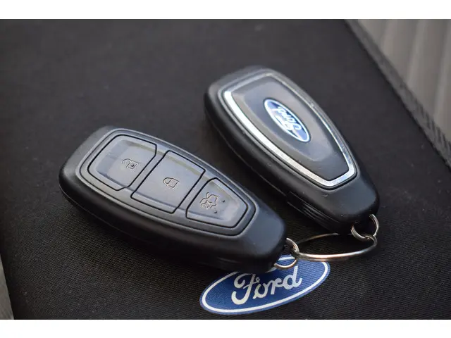Ford C-MAX 1.0 Titanium//Navi//ECC!! 2018 Benzine 25