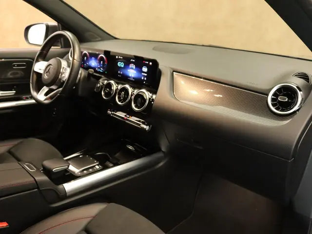 Mercedes-Benz GLA 250 e Style 2020 Hybride Benzine 29