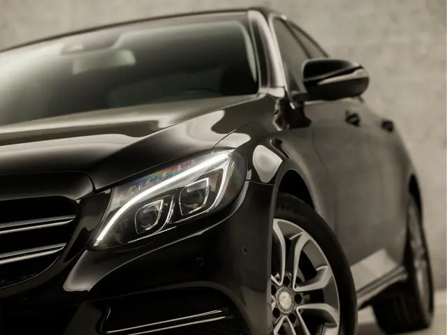 Mercedes-Benz C-Klasse 180 Sport 2014 Benzine 16