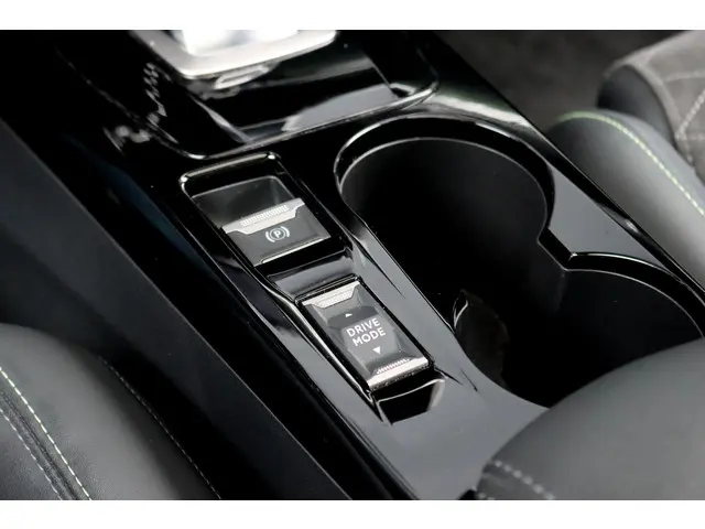 Peugeot 2008 1.2 PureTech GT Pack Aut8 | 2021 Benzine 37