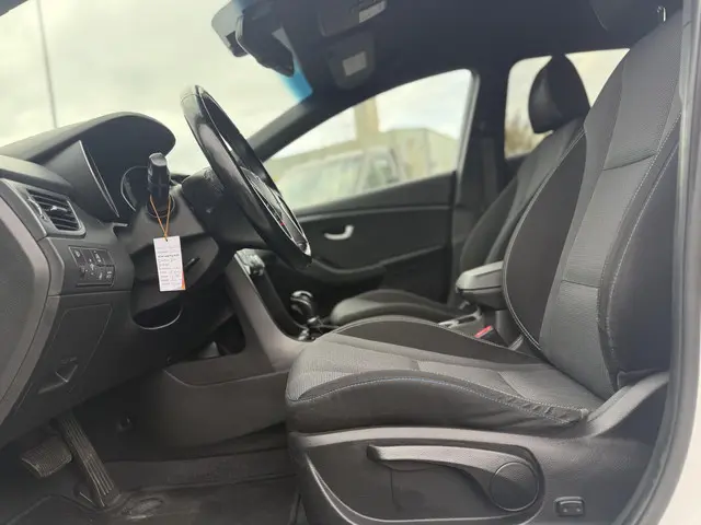 Hyundai i30 1.6 GDi Comfort 2016 Benzine 12