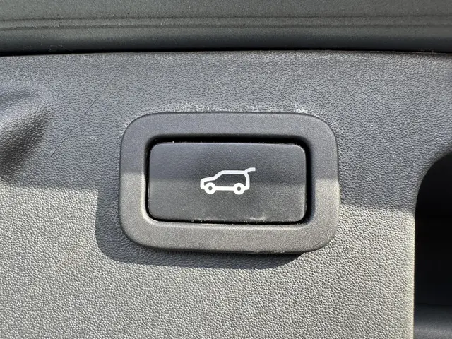 Land Rover Discovery Sport 2.0 Si4 4WD SE 2016 Benzine 23