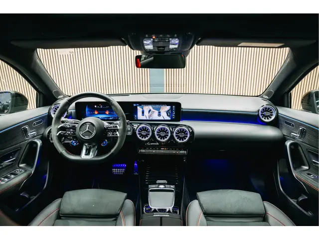 Mercedes-Benz A-Klasse AMG 45 S 4MATIC+ 2024 Benzine 19