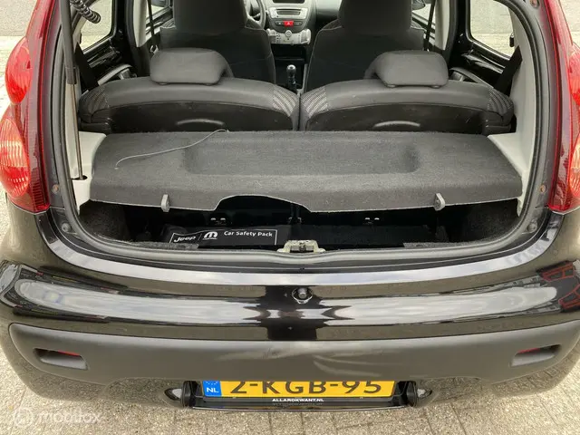 Peugeot 107 1.0 Active | Airco | Led | 5 drs. | 2013 Benzine 12