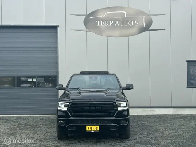 Dodge Ram 1500 4X4 5.7 V8 4x4 Crew Cab Sport 2024 LPG/Gas 9