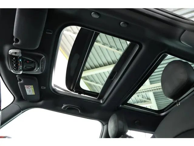 MINI Electric Mini MINI Yours 33 kWh 2023 Elektrisch 4