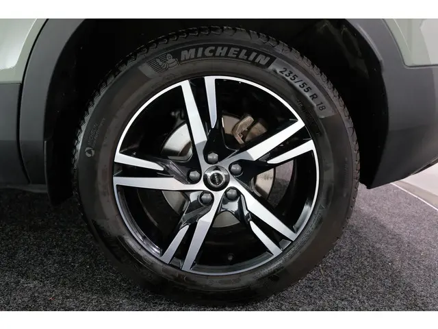 Volvo XC40 2.0 B4 Plus Dark 2024 Hybride Benzine 27