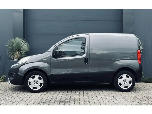 Fiat Fiorino 1.3 MJ Adventure Btw Auto 2023 Diesel 23