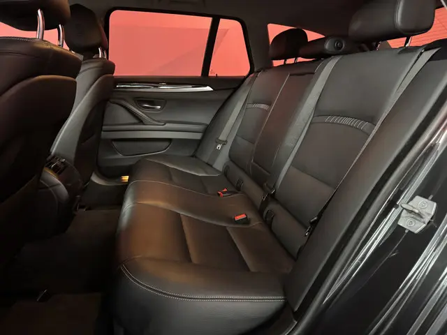 BMW 5 Serie Touring 520i Luxury Edition 2014 Benzine 8