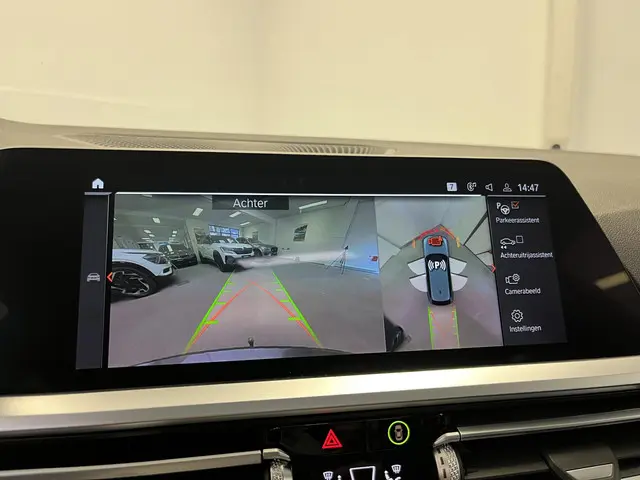 BMW 3 Serie Touring 330i xDrive M-sport 2019 Benzine 6