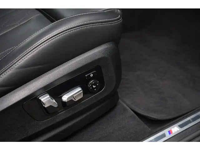 BMW X5 xDrive45e M-Sport 2022 Hybride Benzine 82