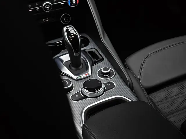 Alfa Romeo Giulia 2.0 T GME AWD Veloce 2024 Benzine 20