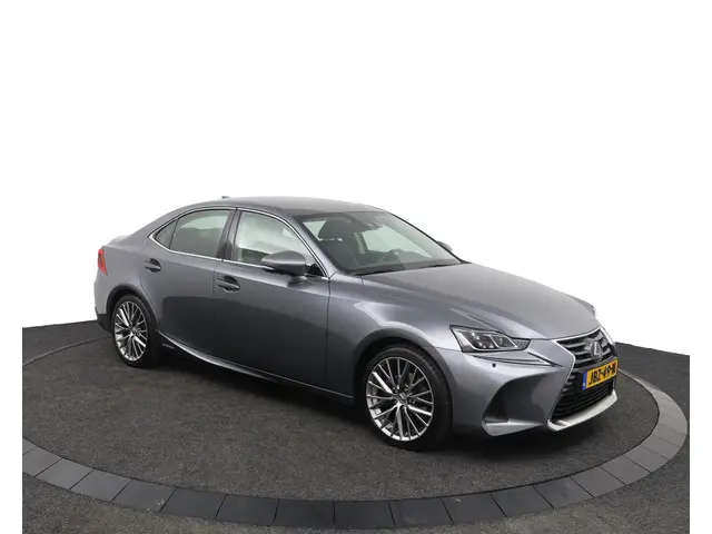 Lexus IS 300h Luxury Line 2018 Hybride Benzine 14