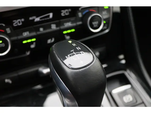 BMW 2 Serie Gran Tourer 218i Luxury 2015 Benzine 45
